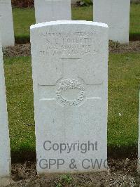 Wulverghem-Lindenhoek Road Military Cemetery - Forsyth, Norman Leslie