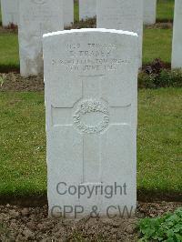 Wulverghem-Lindenhoek Road Military Cemetery - Fraser, Douglas
