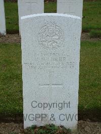 Wulverghem-Lindenhoek Road Military Cemetery - Freer, R M