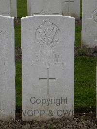 Wulverghem-Lindenhoek Road Military Cemetery - Gilmore, A