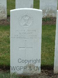 Wulverghem-Lindenhoek Road Military Cemetery - Grant, G