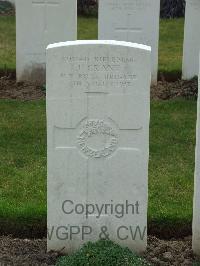 Wulverghem-Lindenhoek Road Military Cemetery - Grant, James
