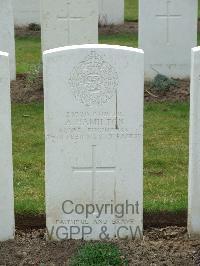 Wulverghem-Lindenhoek Road Military Cemetery - Hamilton, A