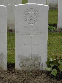 Wulverghem-Lindenhoek Road Military Cemetery - Hendry, Walter