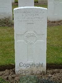 Wulverghem-Lindenhoek Road Military Cemetery - Howard, Frederick