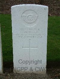 Wulverghem-Lindenhoek Road Military Cemetery - Hunter, T
