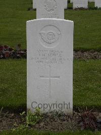 Wulverghem-Lindenhoek Road Military Cemetery - Jowle, J H