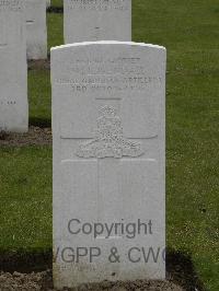 Wulverghem-Lindenhoek Road Military Cemetery - Kendall, W L