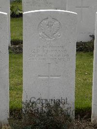 Wulverghem-Lindenhoek Road Military Cemetery - Kettleband, G