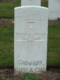 Wulverghem-Lindenhoek Road Military Cemetery - Leeke, D C