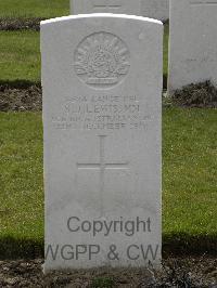 Wulverghem-Lindenhoek Road Military Cemetery - Lewis, Stanley James