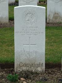 Wulverghem-Lindenhoek Road Military Cemetery - Lilley, A J