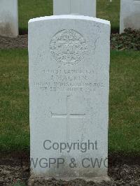 Wulverghem-Lindenhoek Road Military Cemetery - MacKin, J