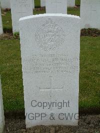 Wulverghem-Lindenhoek Road Military Cemetery - MacLeod, Donald Sinclair
