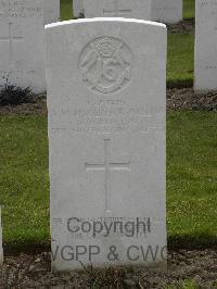 Wulverghem-Lindenhoek Road Military Cemetery - MacArthur-Onslow, A W