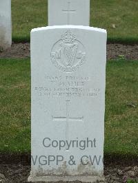 Wulverghem-Lindenhoek Road Military Cemetery - Maher, T