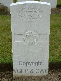 Wulverghem-Lindenhoek Road Military Cemetery - Matthews, John