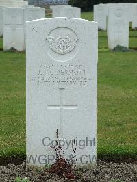 Wulverghem-Lindenhoek Road Military Cemetery - McDermott, J