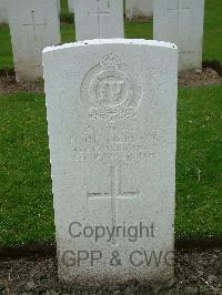 Wulverghem-Lindenhoek Road Military Cemetery - McKiernan, P