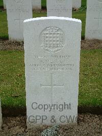 Wulverghem-Lindenhoek Road Military Cemetery - Mercer, H