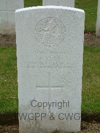 Wulverghem-Lindenhoek Road Military Cemetery - Peat, A