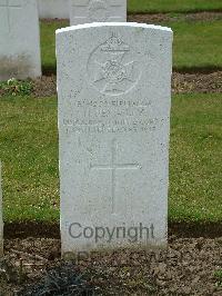 Wulverghem-Lindenhoek Road Military Cemetery - Pengelly, H