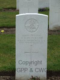 Wulverghem-Lindenhoek Road Military Cemetery - Peterson, O C