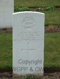 Wulverghem-Lindenhoek Road Military Cemetery - Poynter, W E