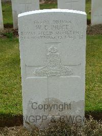 Wulverghem-Lindenhoek Road Military Cemetery - Price, W E