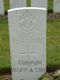 Wulverghem-Lindenhoek Road Military Cemetery - Quinn, H