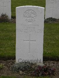 Wulverghem-Lindenhoek Road Military Cemetery - Read, E