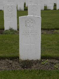 Wulverghem-Lindenhoek Road Military Cemetery - Reast, G H T