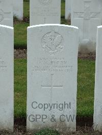 Wulverghem-Lindenhoek Road Military Cemetery - Rigby, D M