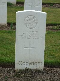 Wulverghem-Lindenhoek Road Military Cemetery - Roberts, R