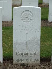Wulverghem-Lindenhoek Road Military Cemetery - Roff, Thomas