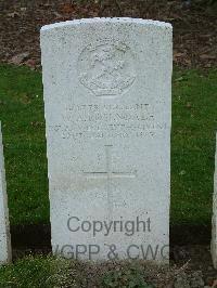 Wulverghem-Lindenhoek Road Military Cemetery - Rosendale, W A