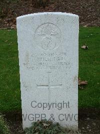 Wulverghem-Lindenhoek Road Military Cemetery - Sheridan, P
