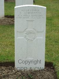 Wulverghem-Lindenhoek Road Military Cemetery - Shrimpton, Norman