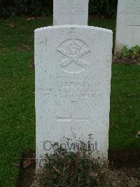 Wulverghem-Lindenhoek Road Military Cemetery - Sleight, J