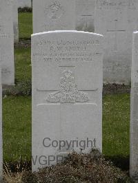 Wulverghem-Lindenhoek Road Military Cemetery - Smith, R W