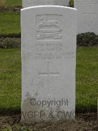 Wulverghem-Lindenhoek Road Military Cemetery - Smith, Thomas Edwin
