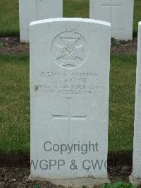 Wulverghem-Lindenhoek Road Military Cemetery - Taylor, L