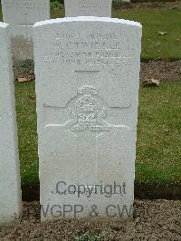 Wulverghem-Lindenhoek Road Military Cemetery - Twidale, W E