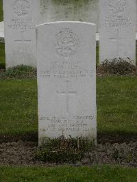 Wulverghem-Lindenhoek Road Military Cemetery - Vickers, Joseph