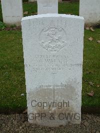 Wulverghem-Lindenhoek Road Military Cemetery - Walker, G