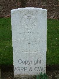 Wulverghem-Lindenhoek Road Military Cemetery - West, W