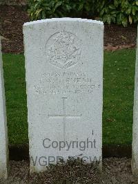 Wulverghem-Lindenhoek Road Military Cemetery - Whitehead, T