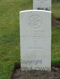 Wulverghem-Lindenhoek Road Military Cemetery - Wilks, T H