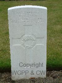 Wulverghem-Lindenhoek Road Military Cemetery - Wilson, Richard