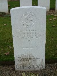 Wulverghem-Lindenhoek Road Military Cemetery - Woolford, H